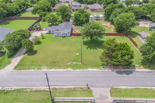 816 Balkan Dr, Lancaster, TX 75134 - Photo 1