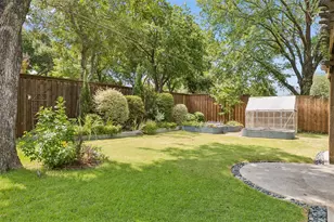 703 S Weatherred Dr, Richardson, TX 75080 - Photo 31