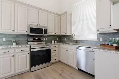 2929 Everest Drive, Bedford, TX 76021 - Photo 9
