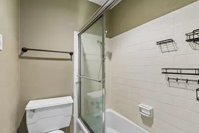 1806 Lakecrest Court, Carrollton, TX 75006 - Photo 29