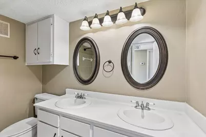 1806 Lakecrest Court, Carrollton, TX 75006 - Photo 23