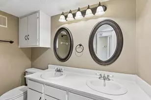 1806 Lakecrest Ct, Carrollton, TX 75006 - Photo 23
