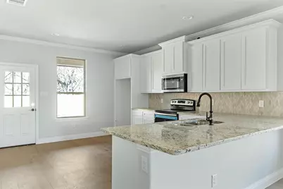 2117 Avenue B, Grand Prairie, TX 75051 - Photo 7