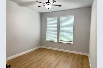 2117 Avenue B, Grand Prairie, TX 75051 - Photo 17