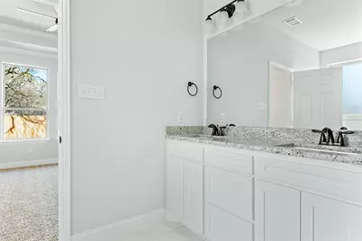 2117 Avenue B, Grand Prairie, TX 75051 - Photo 11