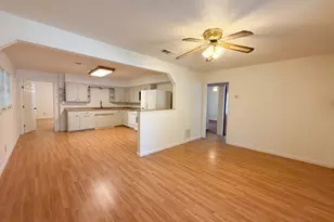 1005 S Carlton St, Ennis, TX 75119 - Photo 7