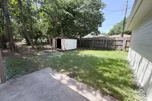 1005 S Carlton St, Ennis, TX 75119 - Photo 3