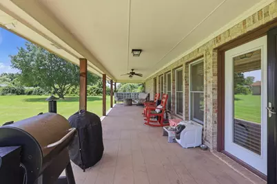 1701 N Saint Charles Avenue, Pilot Point, TX 76258 - Photo 13