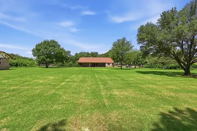 1701 N Saint Charles Avenue, Pilot Point, TX 76258 - Photo 27