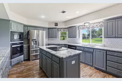 1701 N Saint Charles Avenue, Pilot Point, TX 76258 - Photo 5