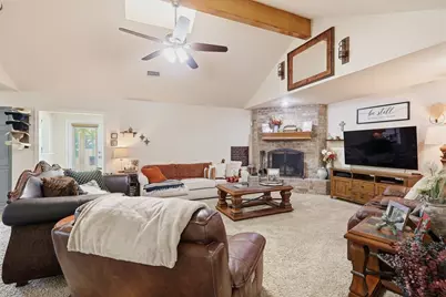 1701 N Saint Charles Avenue, Pilot Point, TX 76258 - Photo 9