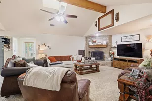 1701 N St Charles Ave, Pilot Point, TX 76258 - Photo 9