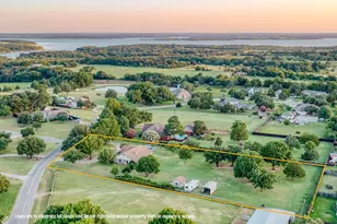 1701 N St Charles Ave, Pilot Point, TX 76258 - Photo 1