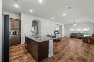 2740 Lisa Maria St, Burleson, TX 76028 - Photo 5
