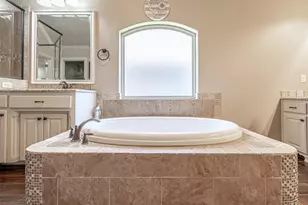 917 Joshua Ct, Granbury, TX 76048 - Photo 17