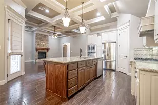 917 Joshua Ct, Granbury, TX 76048 - Photo 11