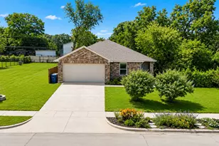1634 E Missouri Ave, Dallas, TX 75216 - Photo 1