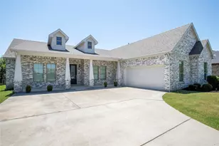 1305 Carnoustie Dr, Ennis, TX 75119 - Photo 1