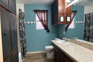 2546 Rockcliff Ct, Granbury, TX 76048 - Photo 11