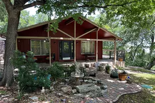 2546 Rockcliff Ct, Granbury, TX 76048 - Photo 3
