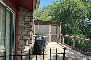 2546 Rockcliff Ct, Granbury, TX 76048 - Photo 9