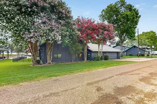 305 Rock And Roll Ln, Mabank, TX 75156 - Photo 3