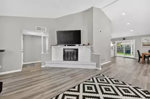 3825 Hackberry Ln, Bedford, TX 76021 - Photo 7