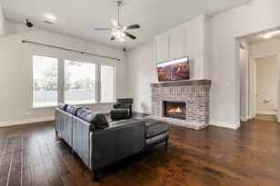 832 Dusty Trl, Little Elm, TX 76227 - Photo 5