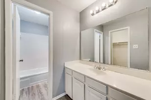 2814 Meadow Park Dr, Garland, TX 75040 - Photo 17