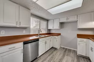 2814 Meadow Park Dr, Garland, TX 75040 - Photo 9