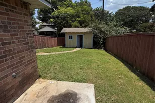 4122 Cochise Dr, Balch Springs, TX 75180 - Photo 11