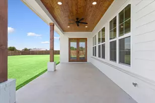 931 Fawn Dr, McGregor, TX 76657 - Photo 37