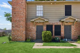 221 Cambridge Dr, Saginaw, TX 76179 - Photo 3