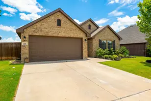 105 Cheryl Dr, Keene, TX 76059 - Photo 3