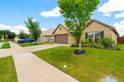 105 Cheryl Drive, Keene, TX 76059 - Photo 5