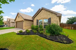 105 Cheryl Dr, Keene, TX 76059 - Photo 5