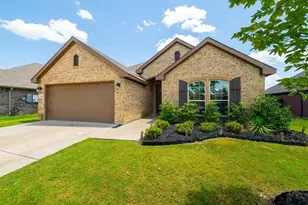 105 Cheryl Dr, Keene, TX 76059 - Photo 3