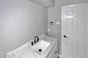 1306 Elby St, Irving, TX 75061 - Photo 19