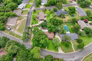 9700 Brookwood Cir, Woodway, TX 76712 - Photo 39