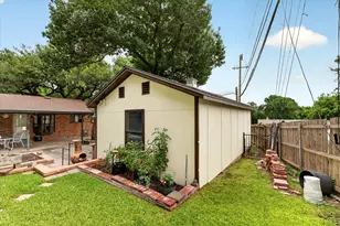 9700 Brookwood Cir, Woodway, TX 76712 - Photo 33