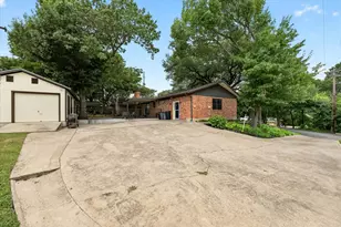 9700 Brookwood Cir, Woodway, TX 76712 - Photo 37