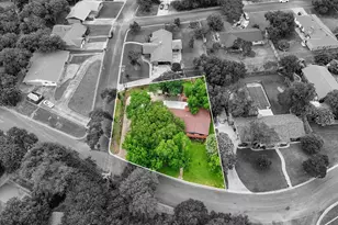 9700 Brookwood Cir, Woodway, TX 76712 - Photo 7