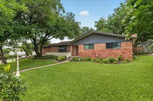 9700 Brookwood Cir, Woodway, TX 76712 - Photo 5