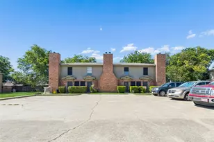 321 Cambridge Dr, Saginaw, TX 76179 - Photo 1