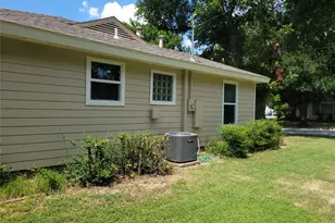 503 W Nash St, Grapevine, TX 76051 - Photo 21
