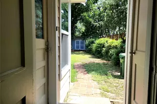 503 W Nash St, Grapevine, TX 76051 - Photo 19