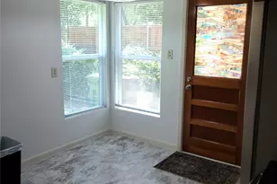 503 W Nash St, Grapevine, TX 76051 - Photo 9