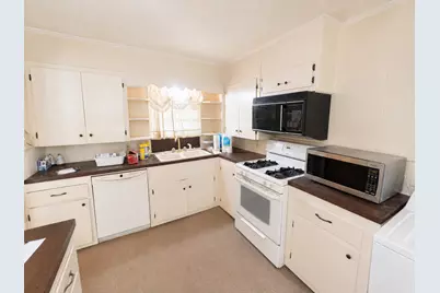 806 Sessions Street, Bowie, TX 76230 - Photo 11