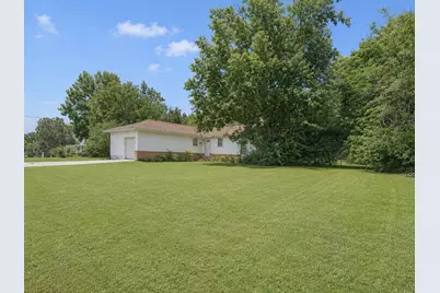 806 Sessions Street, Bowie, TX 76230 - Photo 3