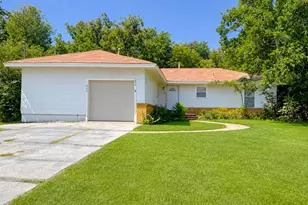 806 Sessions St, Bowie, TX 76230 - Photo 1